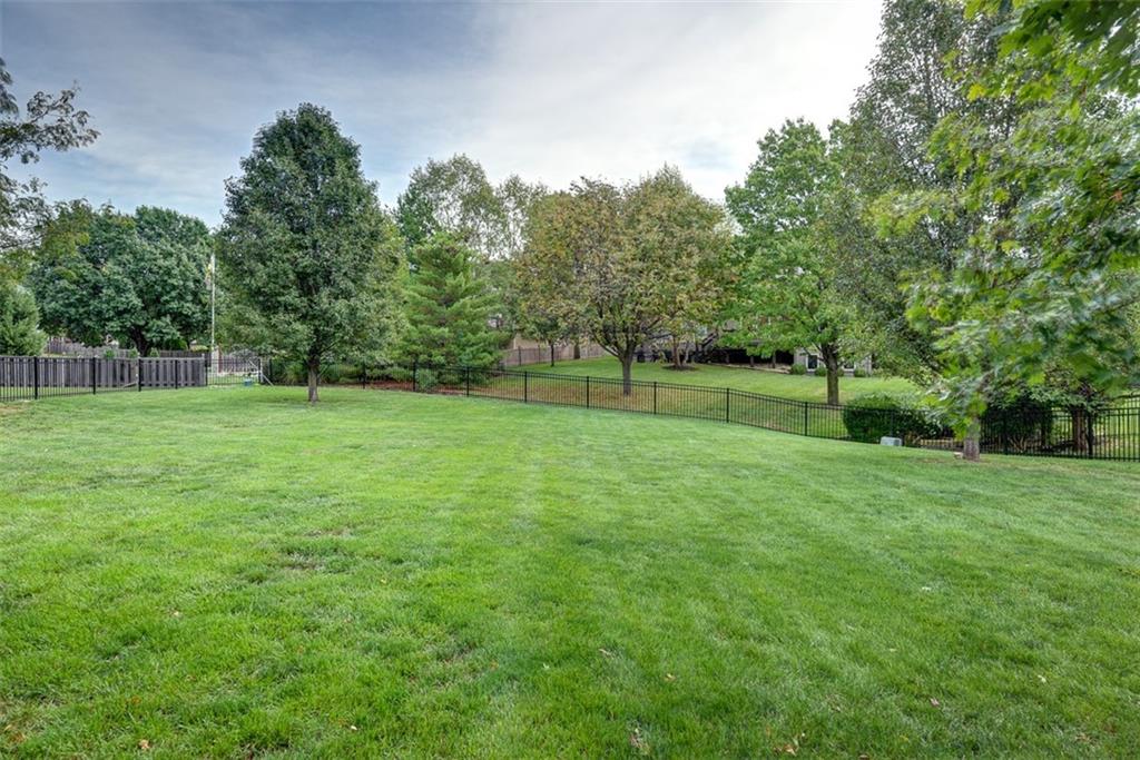 709 NE Twin Brook Drive