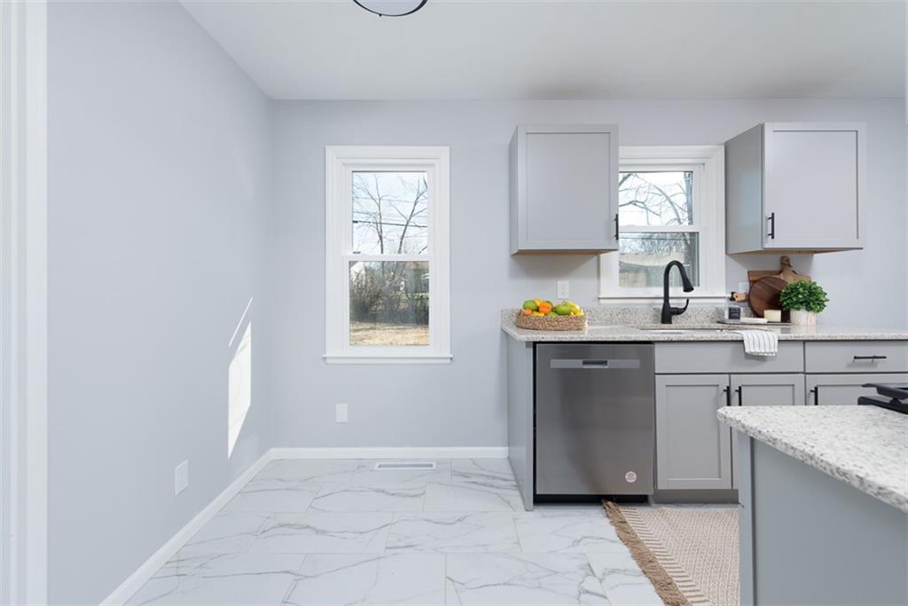 4307 N Denver Avenue