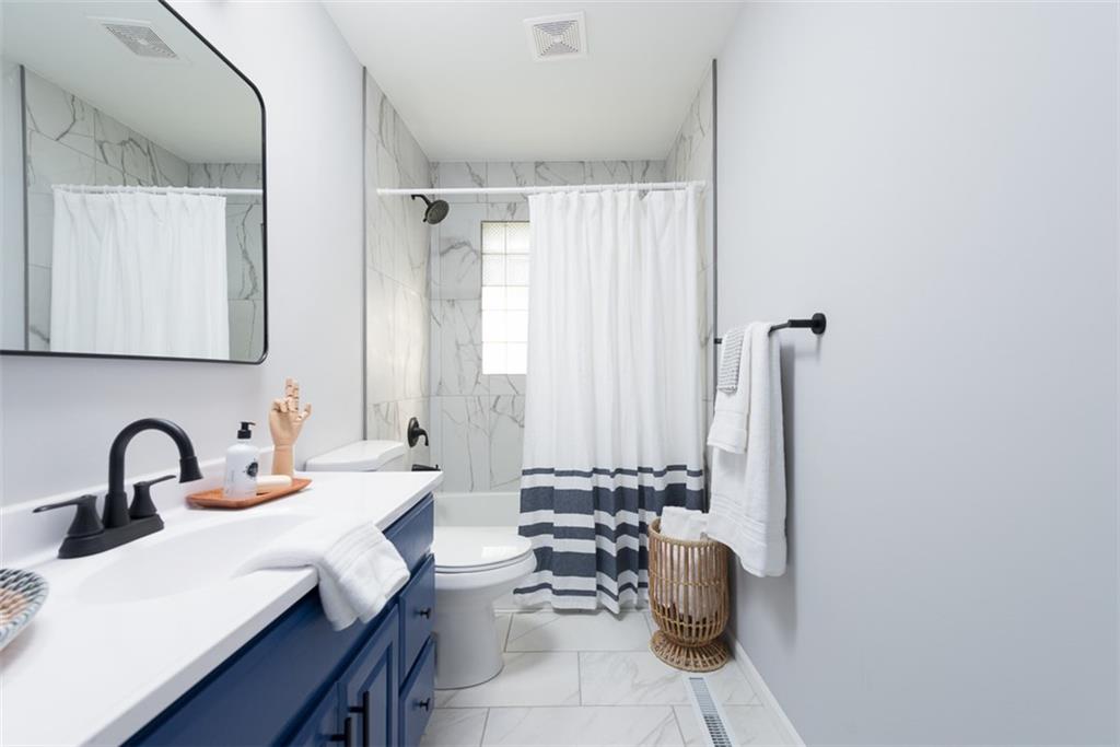 4307 N Denver Avenue