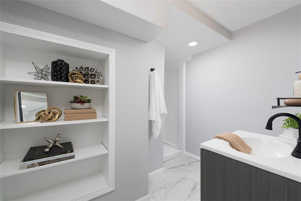 4307 N Denver Avenue