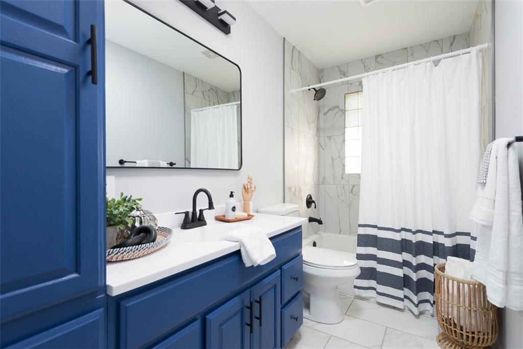 4307 N Denver Avenue