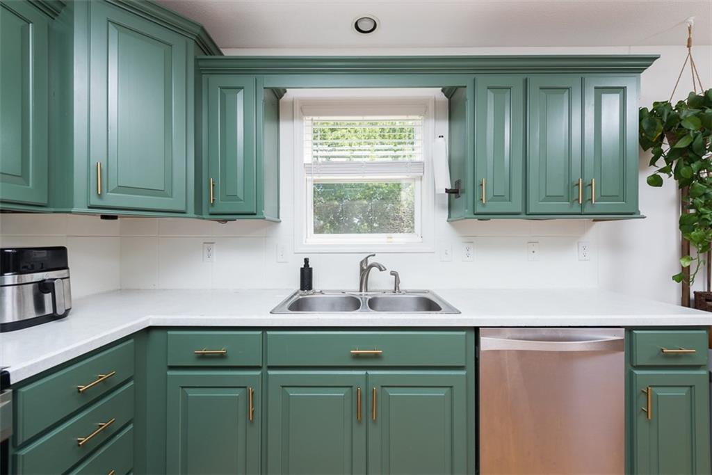 10209 N Lewis Avenue