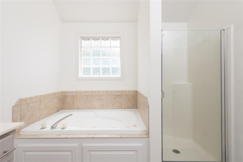 10209 N Lewis Avenue