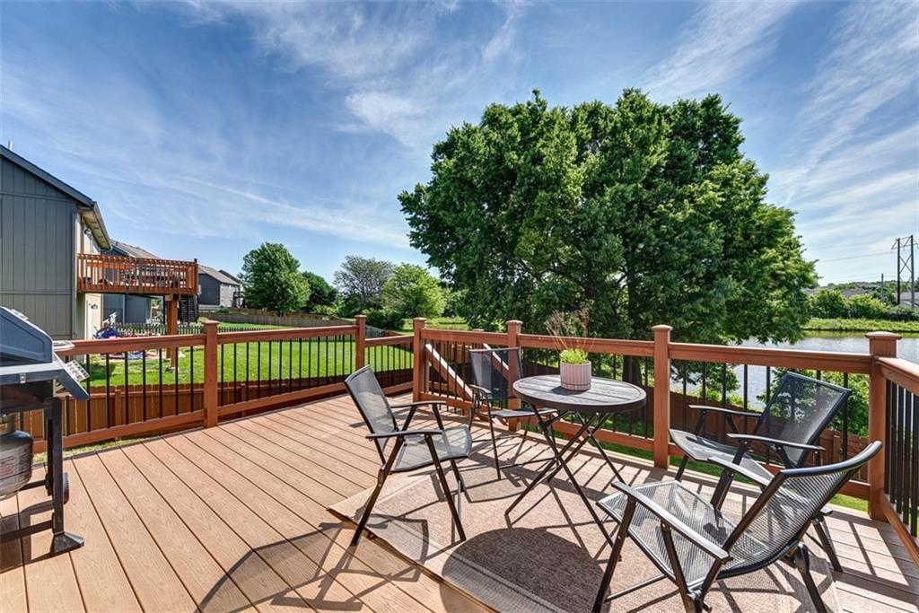 10209 N Lewis Avenue