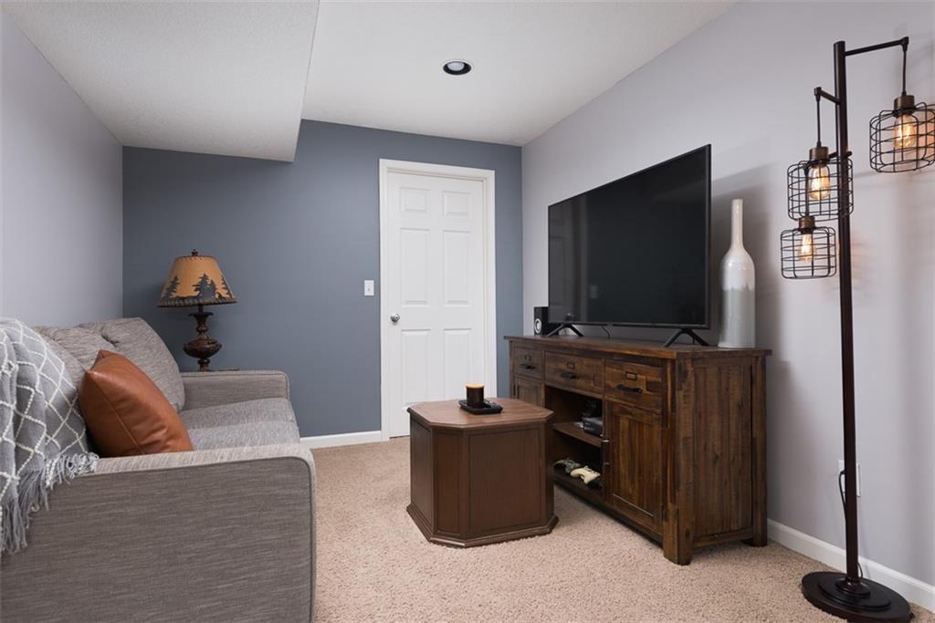 10209 N Lewis Avenue