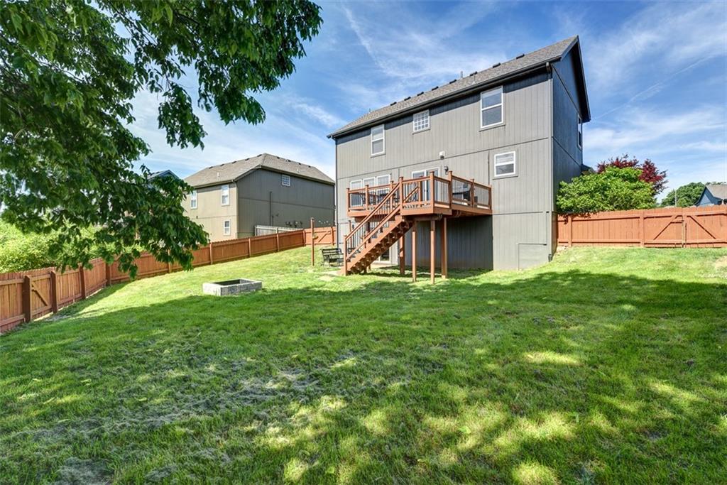 10209 N Lewis Avenue