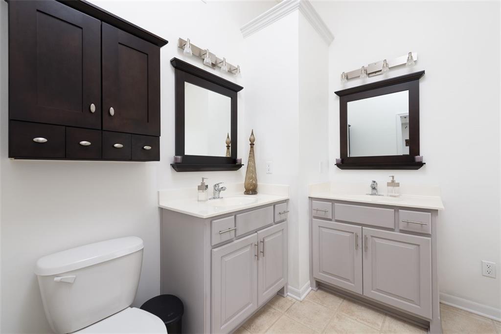 10209 N Lewis Avenue