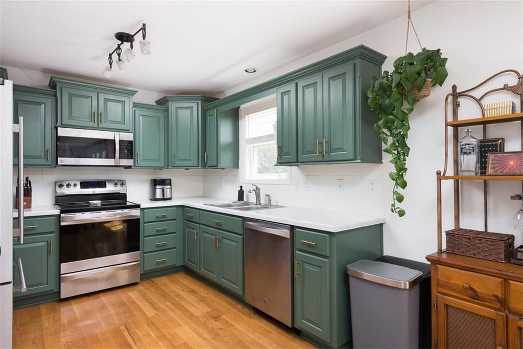 10209 N Lewis Avenue