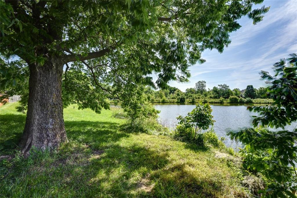 10209 N Lewis Avenue