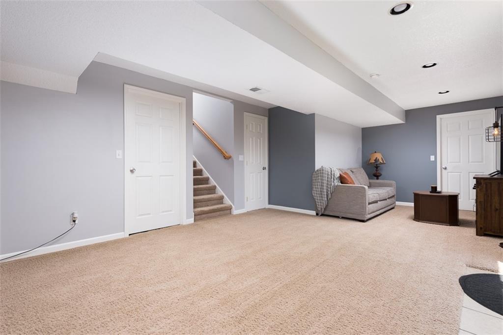 10209 N Lewis Avenue