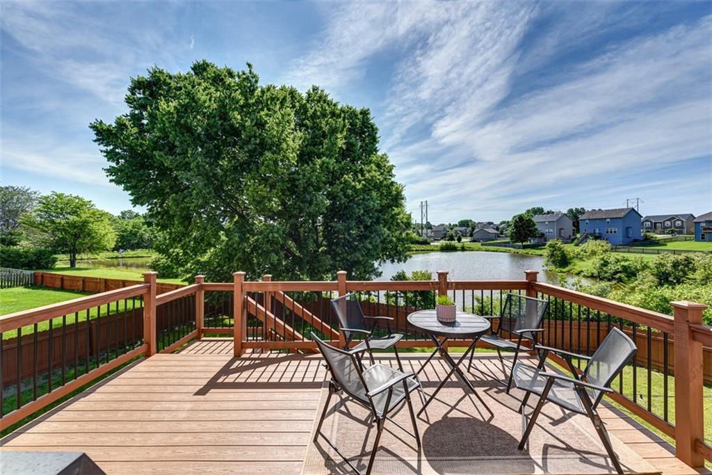 10209 N Lewis Avenue