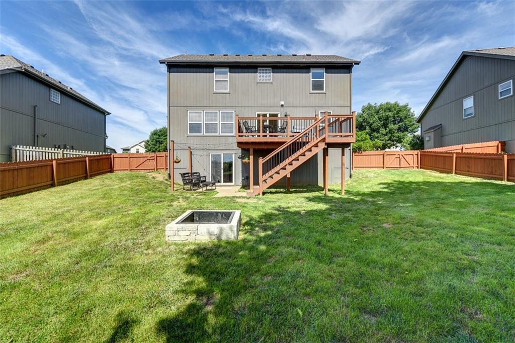 10209 N Lewis Avenue