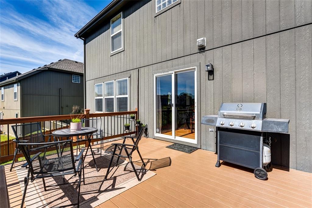 10209 N Lewis Avenue