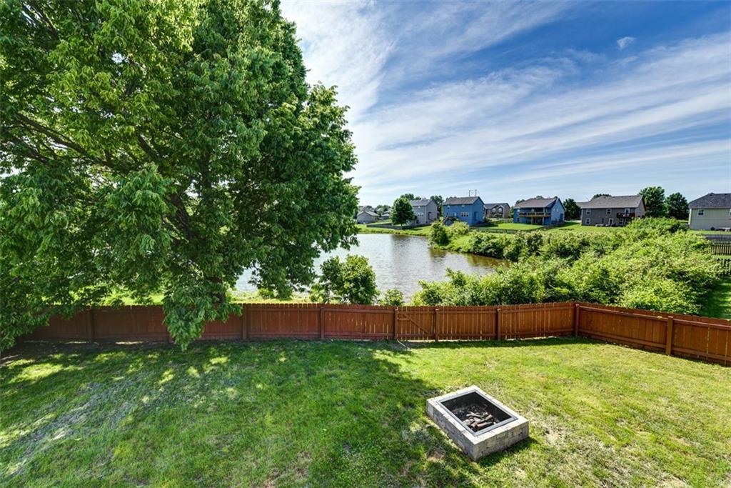 10209 N Lewis Avenue