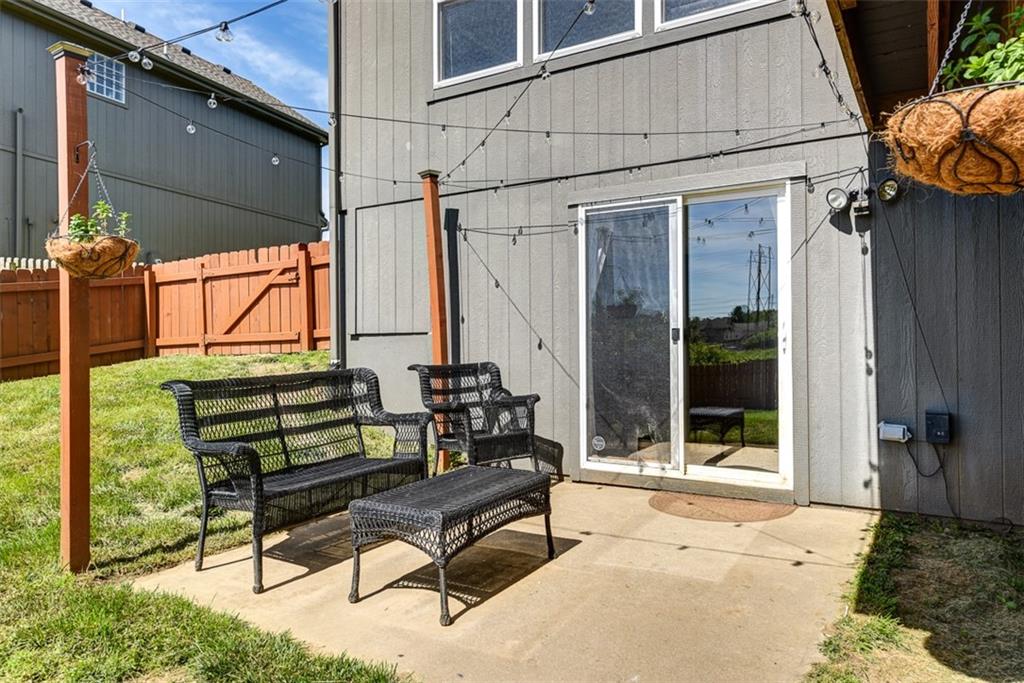 10209 N Lewis Avenue