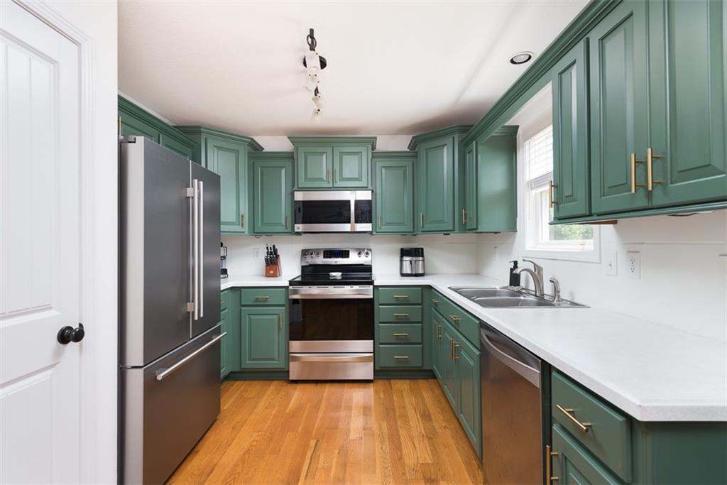 10209 N Lewis Avenue