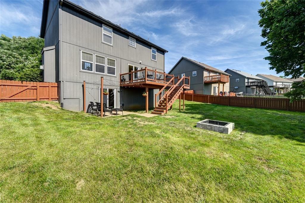 10209 N Lewis Avenue