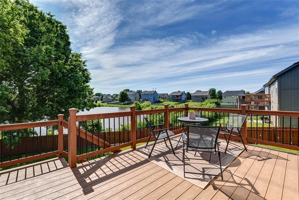 10209 N Lewis Avenue