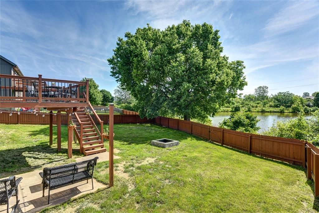 10209 N Lewis Avenue