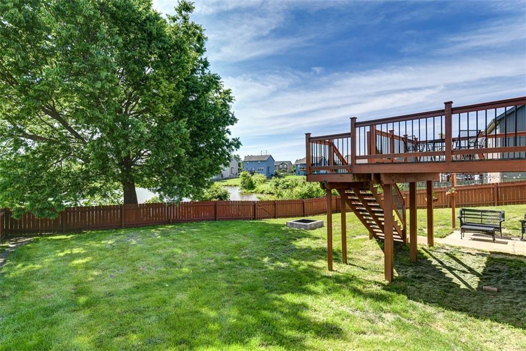 10209 N Lewis Avenue