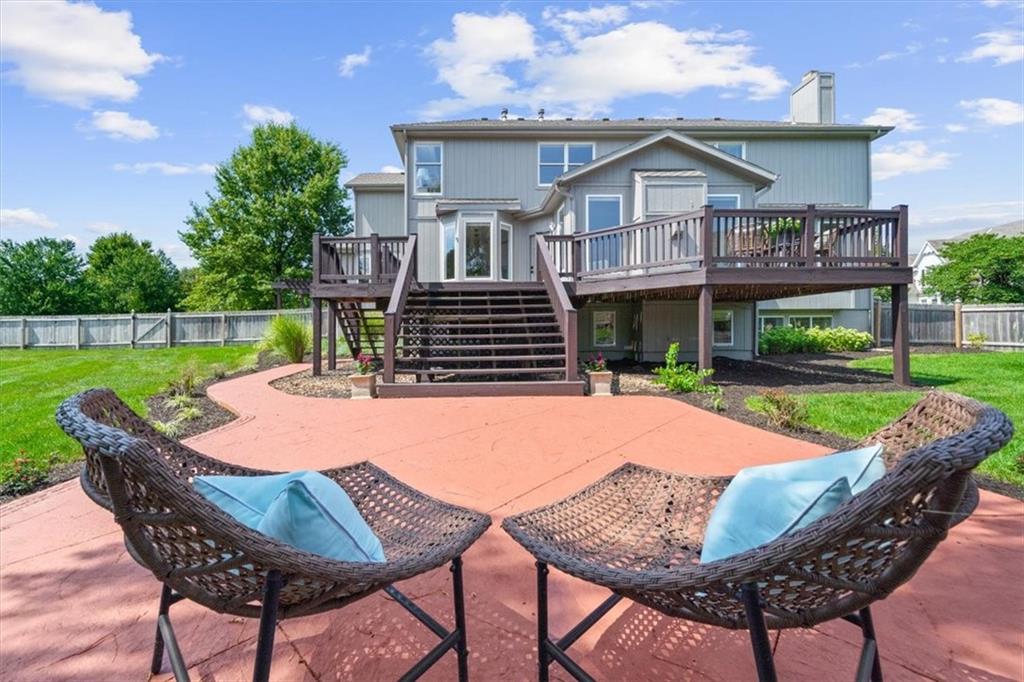 15825 S Hallet Street