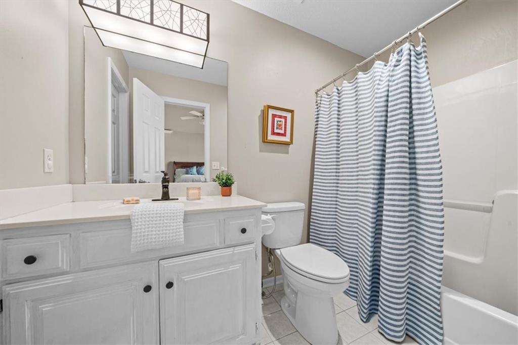 15825 S Hallet Street