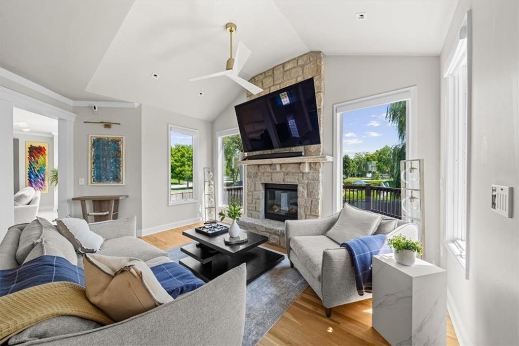 15825 S Hallet Street