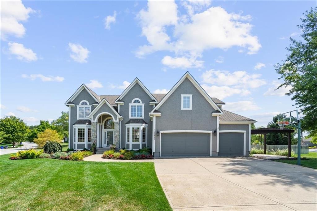 15825 S Hallet Street