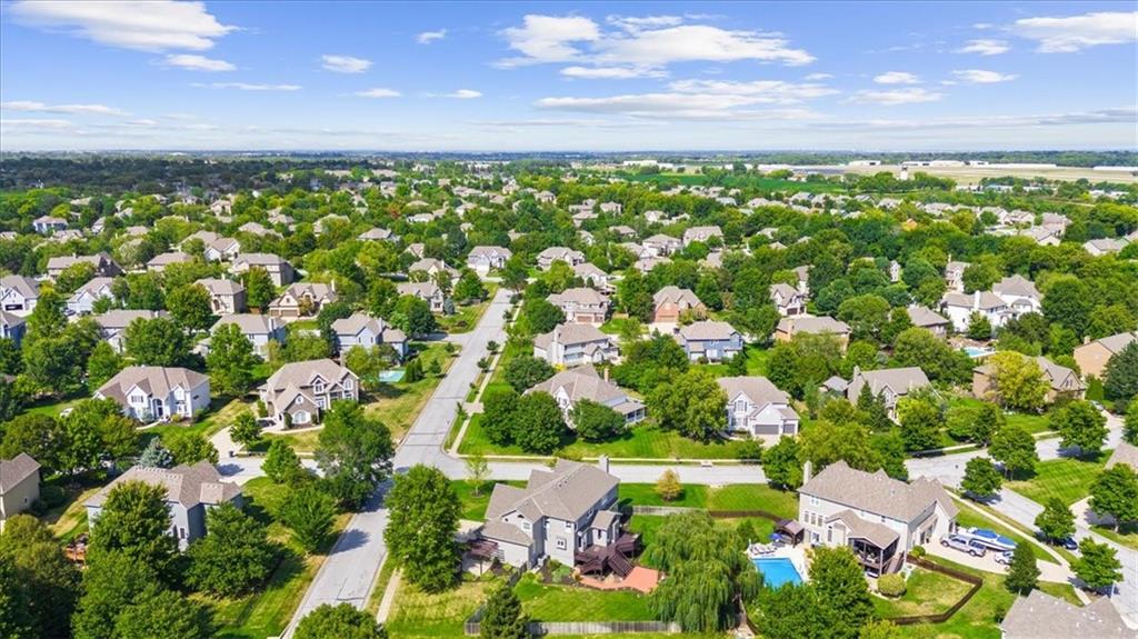 15825 S Hallet Street