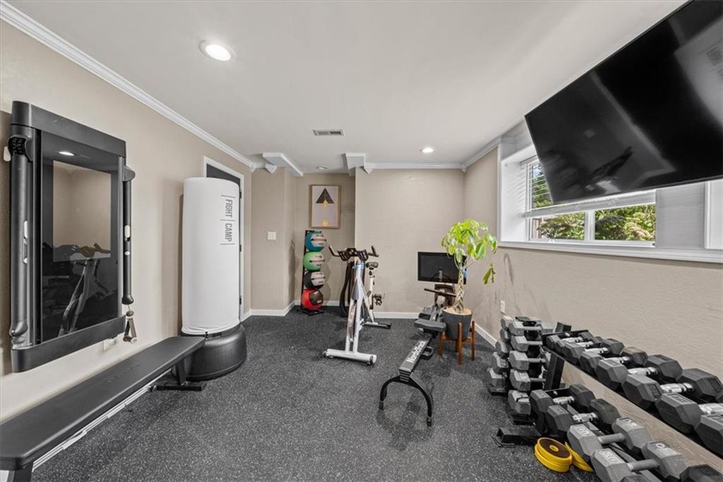 15825 S Hallet Street