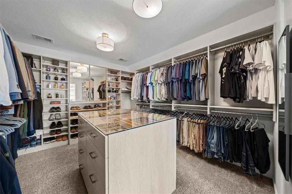 15825 S Hallet Street