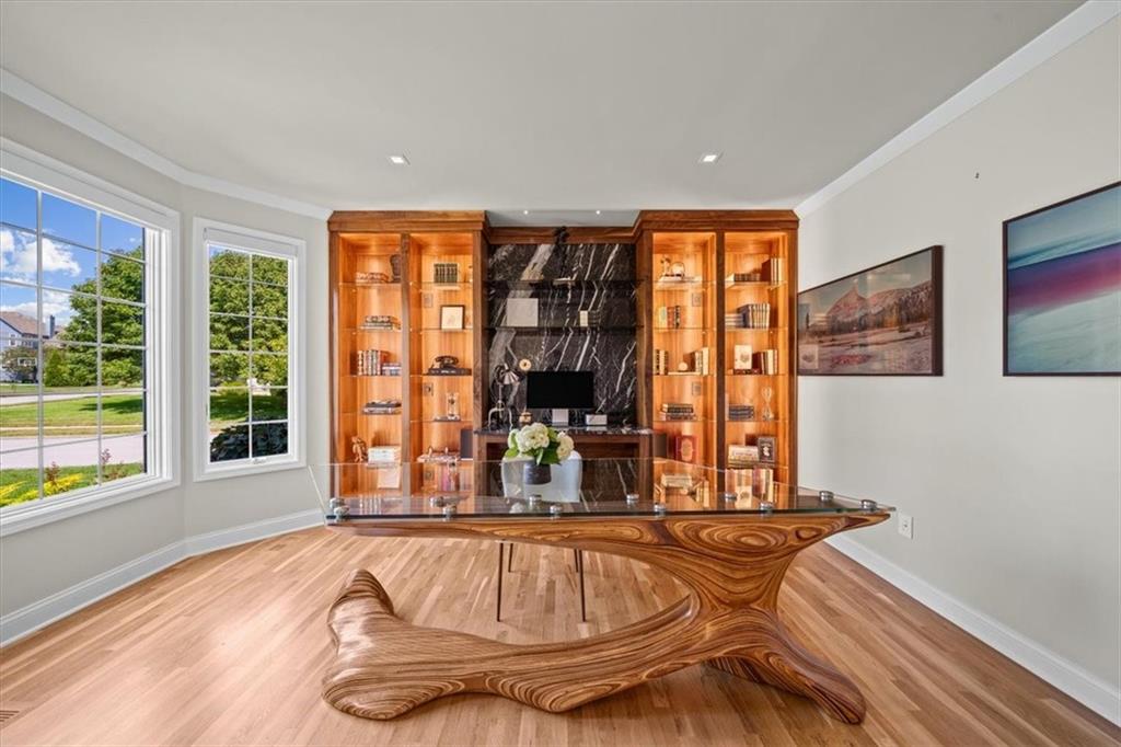 15825 S Hallet Street