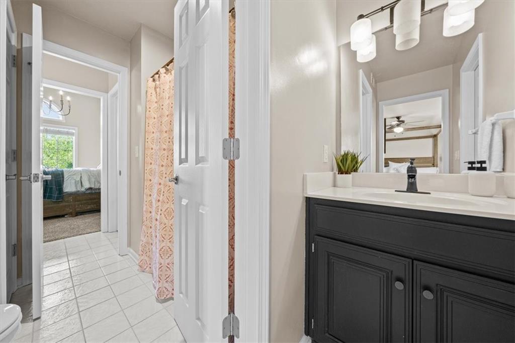 15825 S Hallet Street