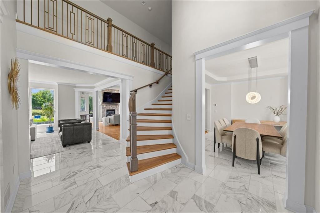 15825 S Hallet Street