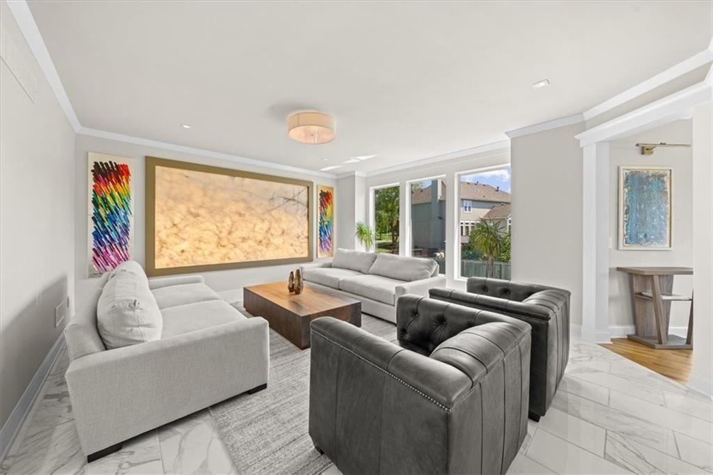 15825 S Hallet Street