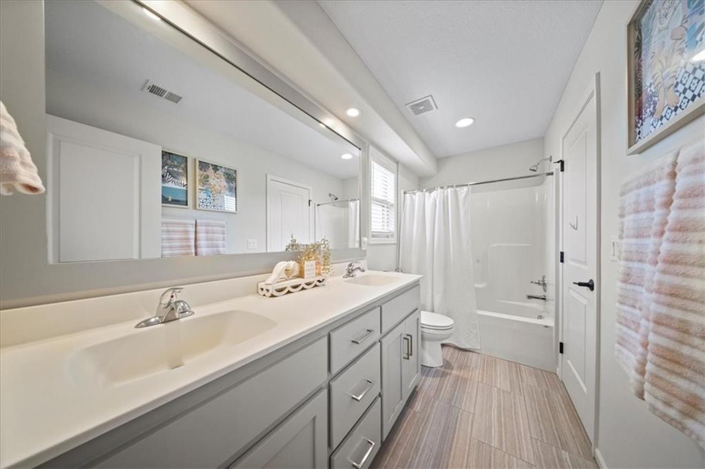 9872 Saddletop Street