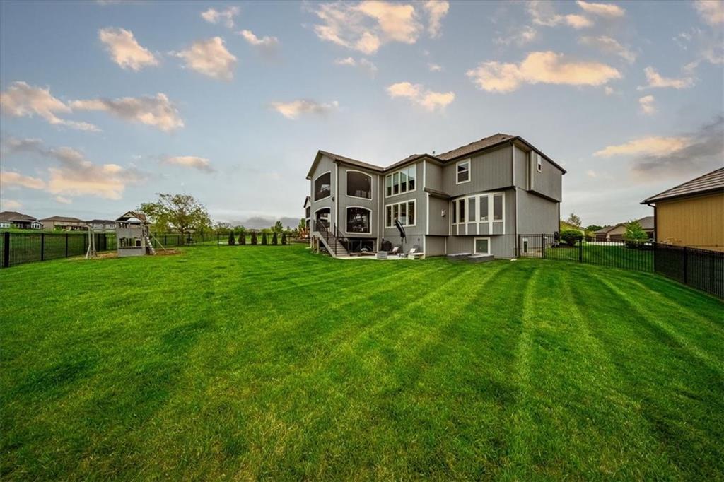 9872 Saddletop Street