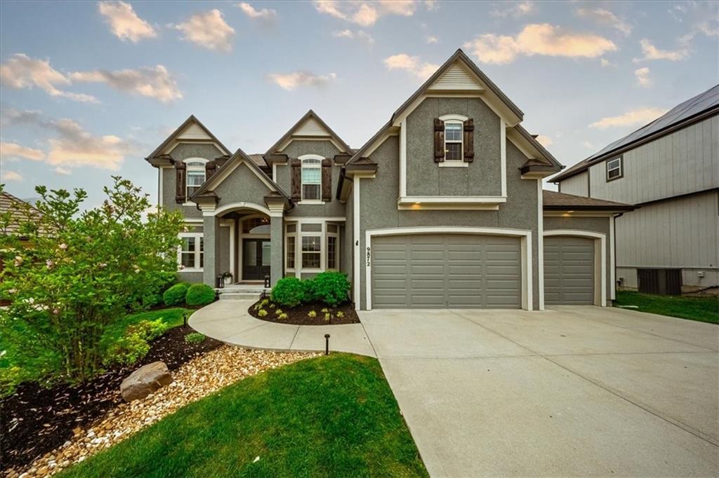 9872 Saddletop Street