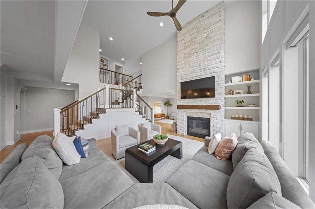 9872 Saddletop Street