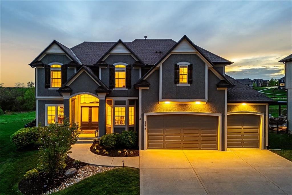 9872 Saddletop Street