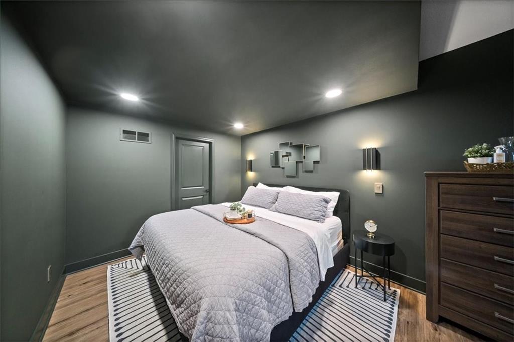 9872 Saddletop Street