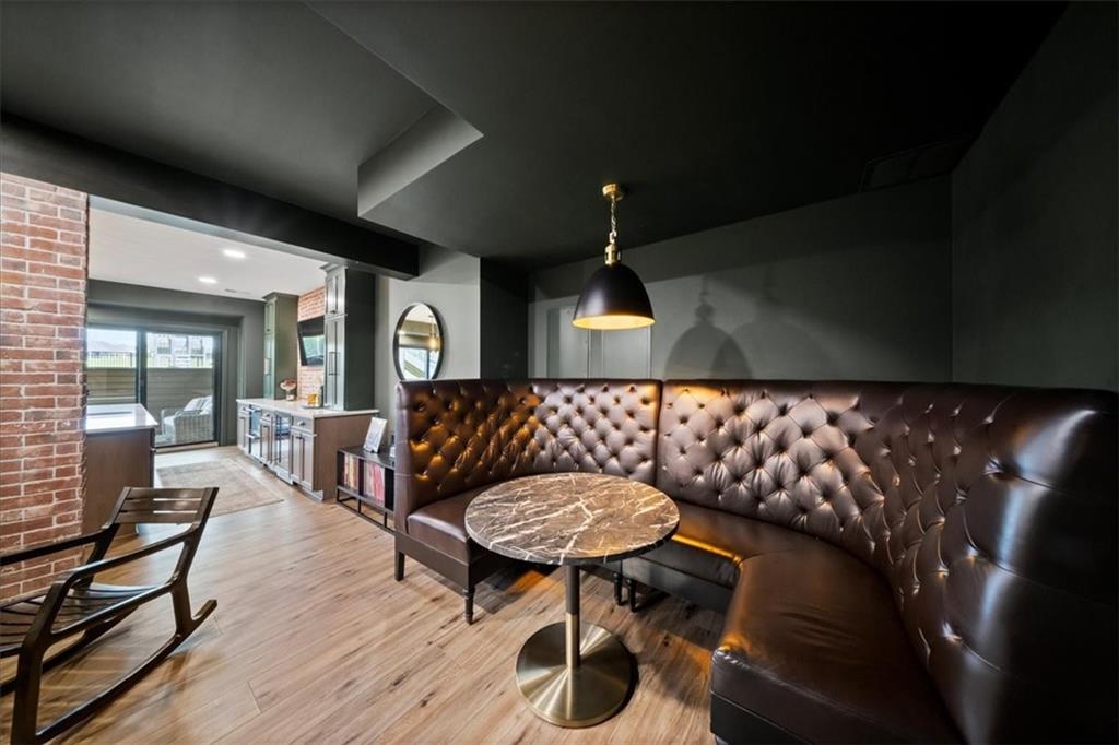 9872 Saddletop Street