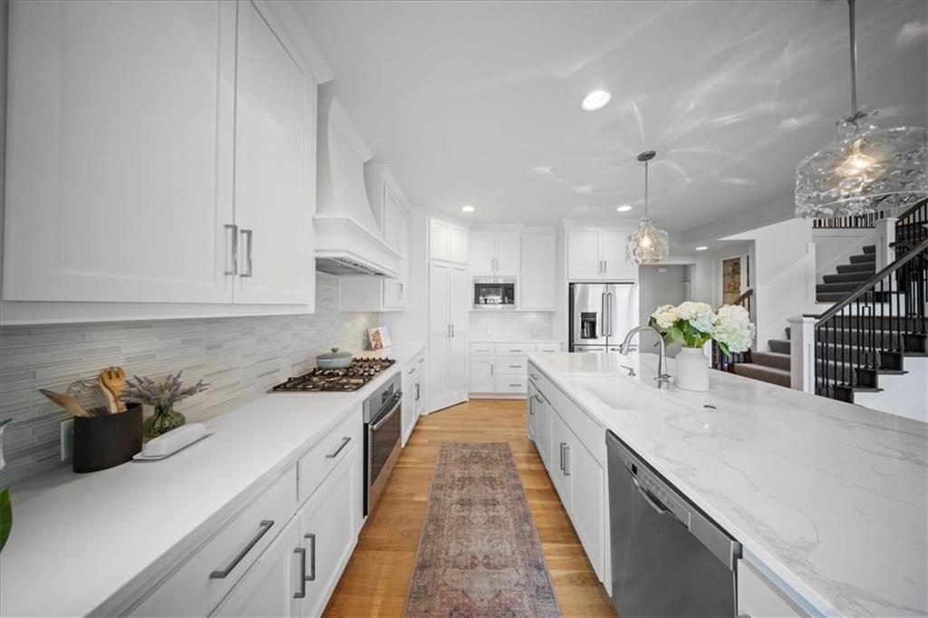 9872 Saddletop Street