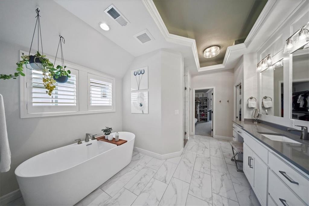 9872 Saddletop Street