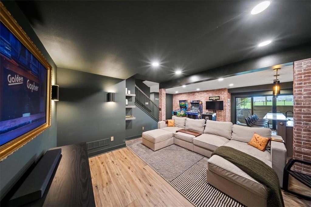 9872 Saddletop Street