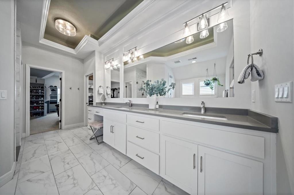 9872 Saddletop Street