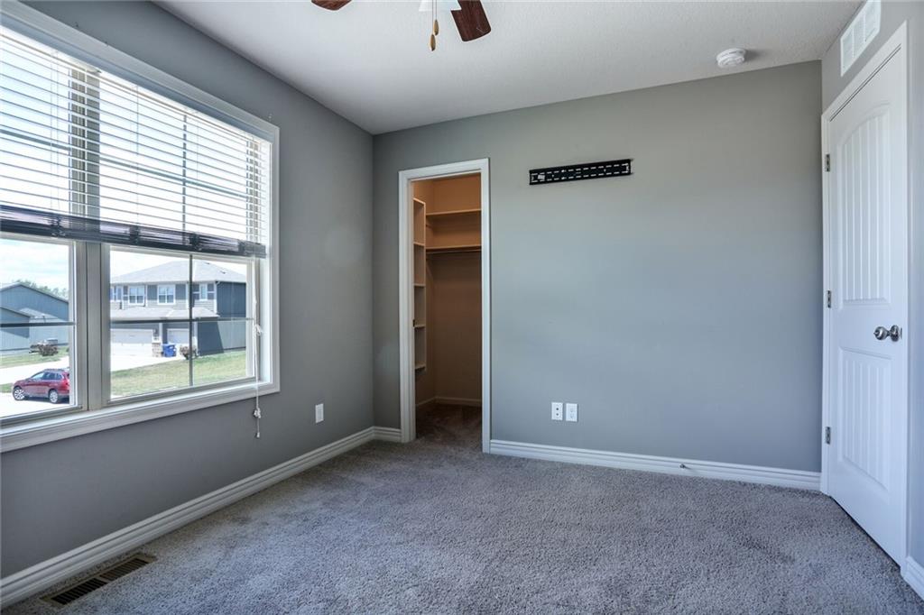 100 SW Wind Garden Circle