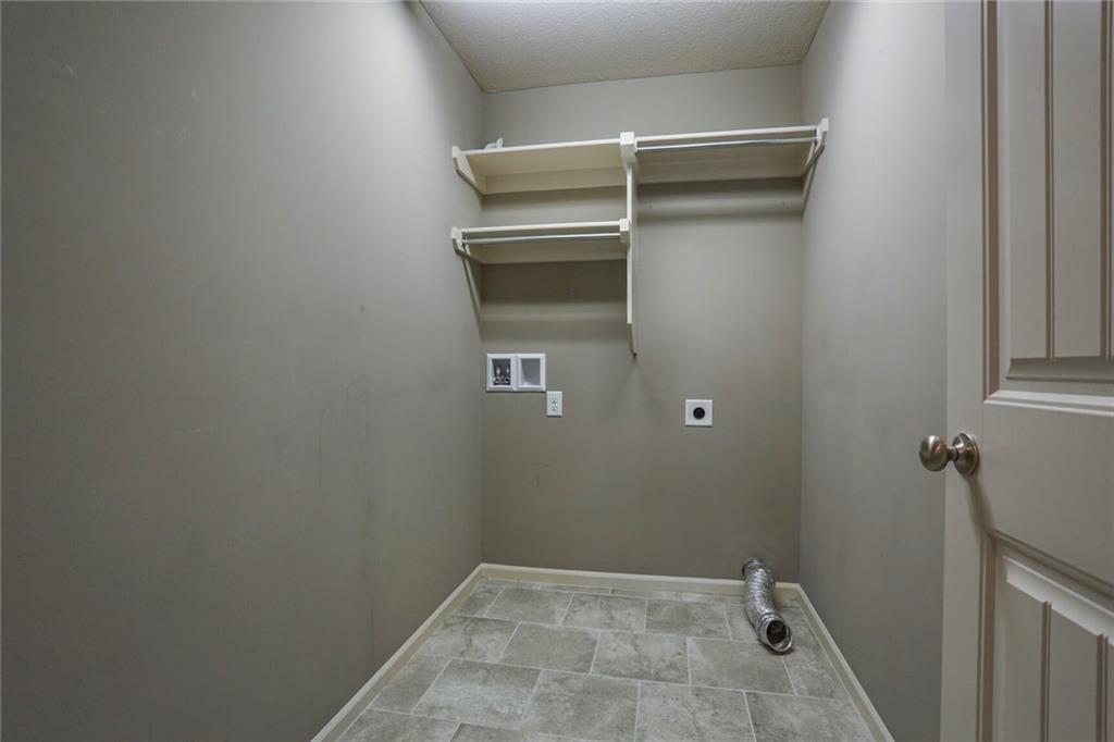 100 SW Wind Garden Circle