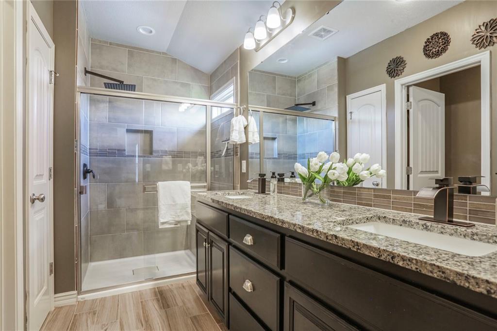 100 SW Wind Garden Circle