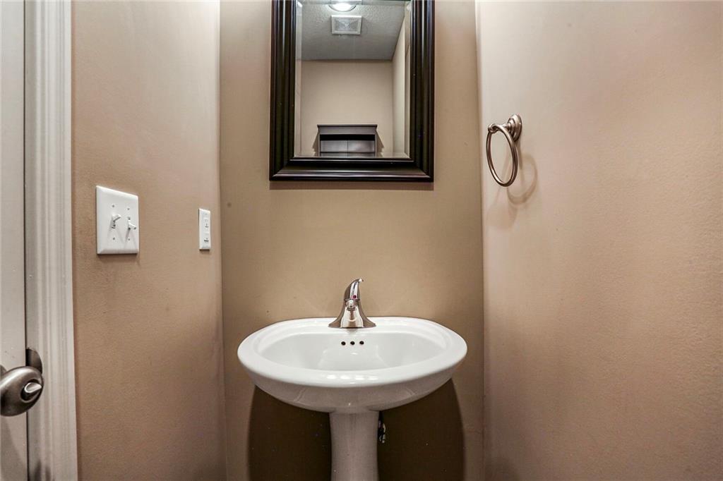 100 SW Wind Garden Circle